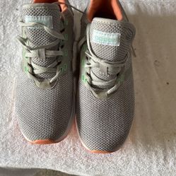 Tennis Adidas For Lady Size 9.5 Like https://offerup.com/redirect/?o=TmV3LmNhc2g= Only 