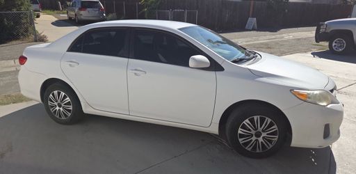 Toyota Camry 2011-reliable and runs great!