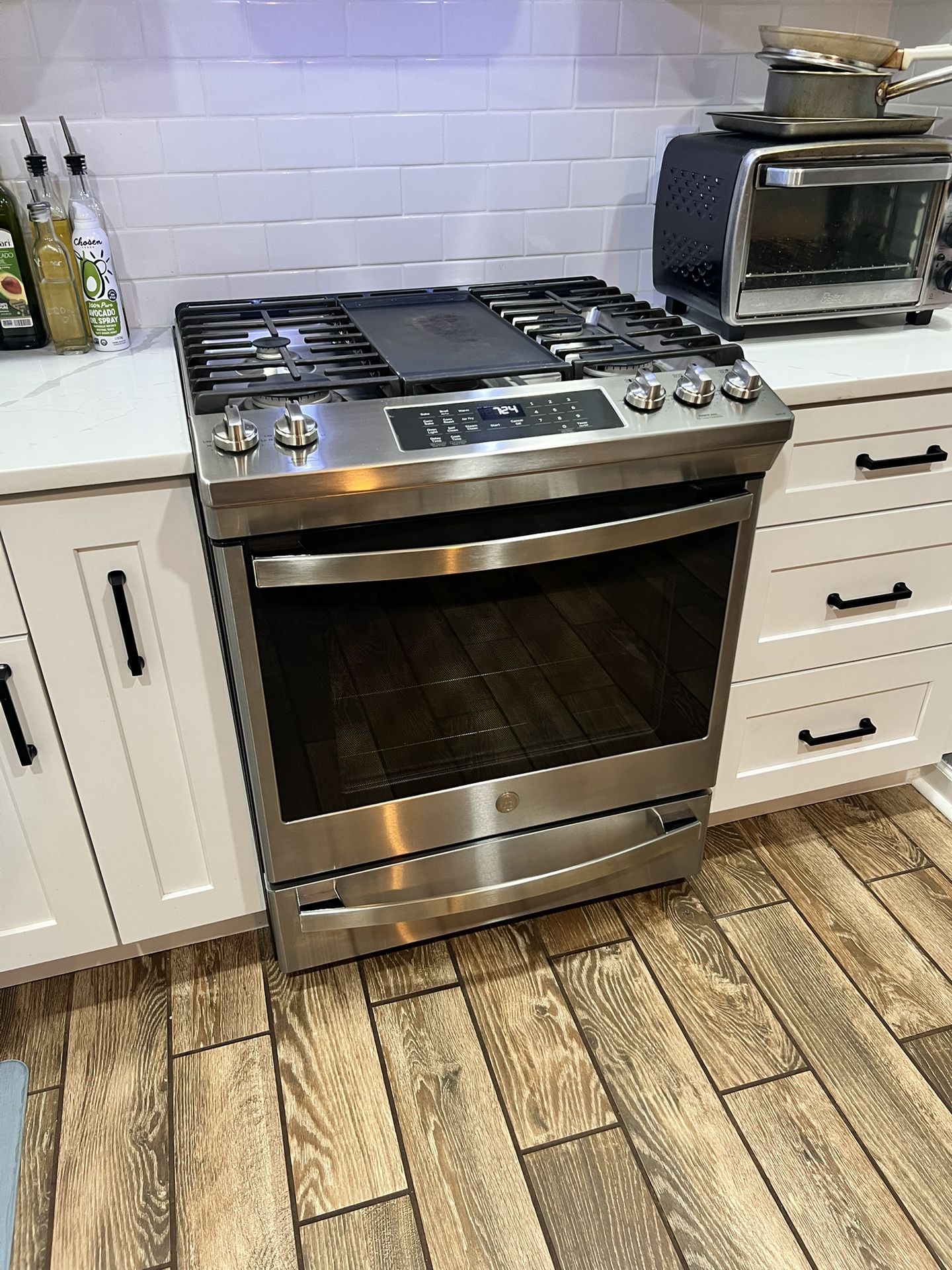 GE 30 in. 5.6 cu. ft. Slide-In Gas Range with Self-Cleaning Convection Oven and Air Fry in Stainless Steel