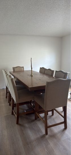 Dining room table with 8 chairs