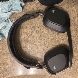 CORSAIR HS80 RGB WIRELESS