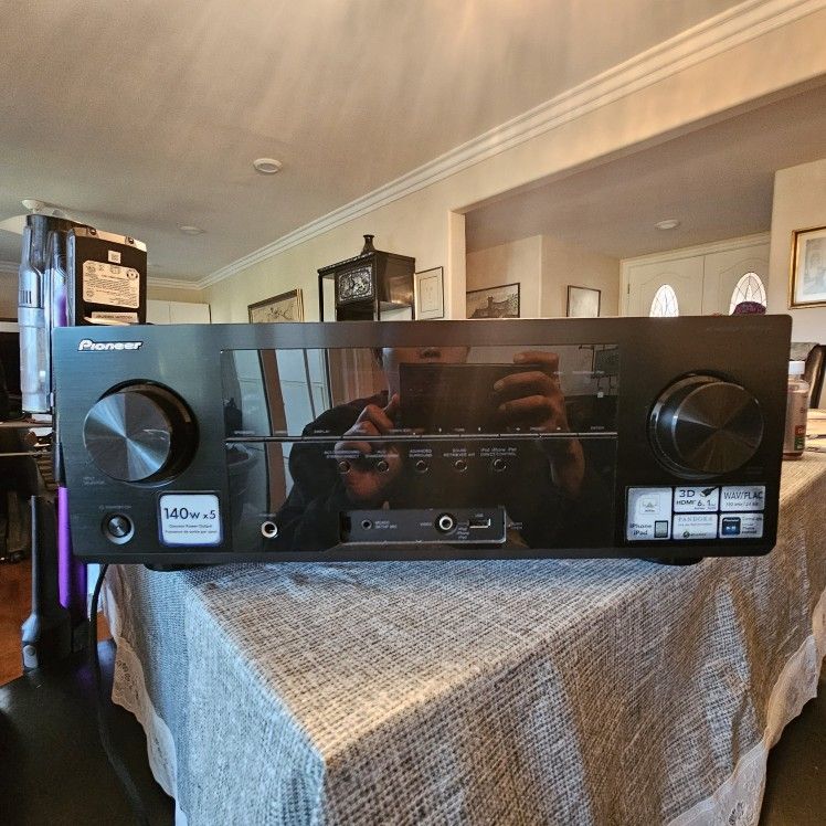 Pioneer AV Vsx-522 5 X 140 Watt 3d Ready Receiver Home Theater Amplifier