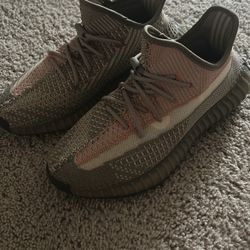 yeezy 350 V2 sand taupe 
