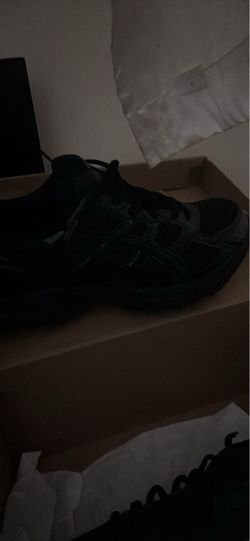 ASICS all black size 8