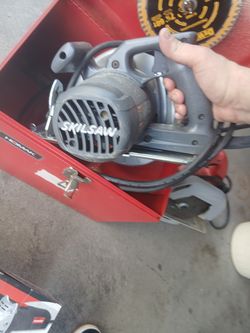 Skilsaw with blades and box