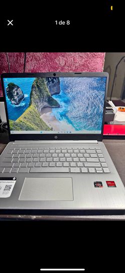 Laptop gaming // Hp pavilion 13 inch ryzen 3 2.6 GHz 8 gig ram 128 ssd WiFi win 11
