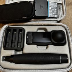 Insta 360 X4