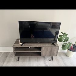 40” TV And TV Stand