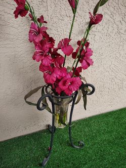 Wrought Iron Vase Holder with Glass Vase