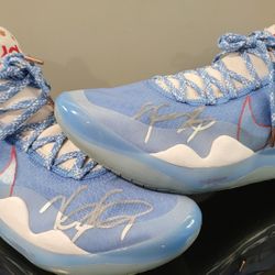 Kevin Durant Autographed Shoes