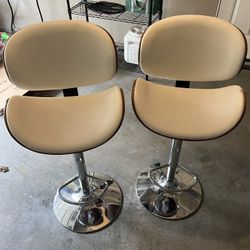 2 Bar Stools 
