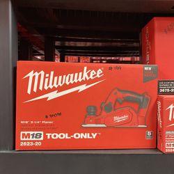Milwaukee M18 18V Lithium-Ion Cordless 3-1/4 in. Planer (Tool-Only)