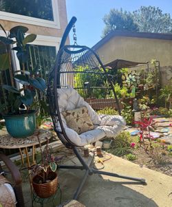 Swinging Egg Chair And Stand