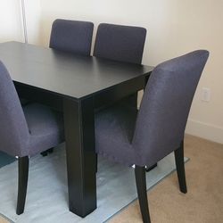 Ikea Set: 6 Ikea Chairs + Table + Ikea Carpet + Ikea Lamp