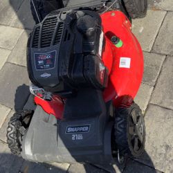 Lawnmower Briggs & Stratton 725RXi