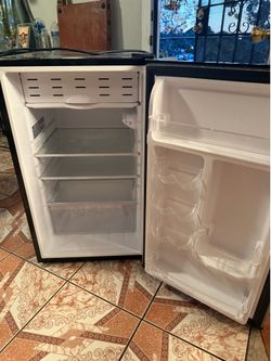 Mini fridge for sale!