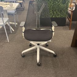 STYL HERMIN MILLER CHAIR
