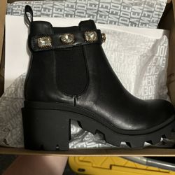 NEW Steve Madden Amulet Black Boots