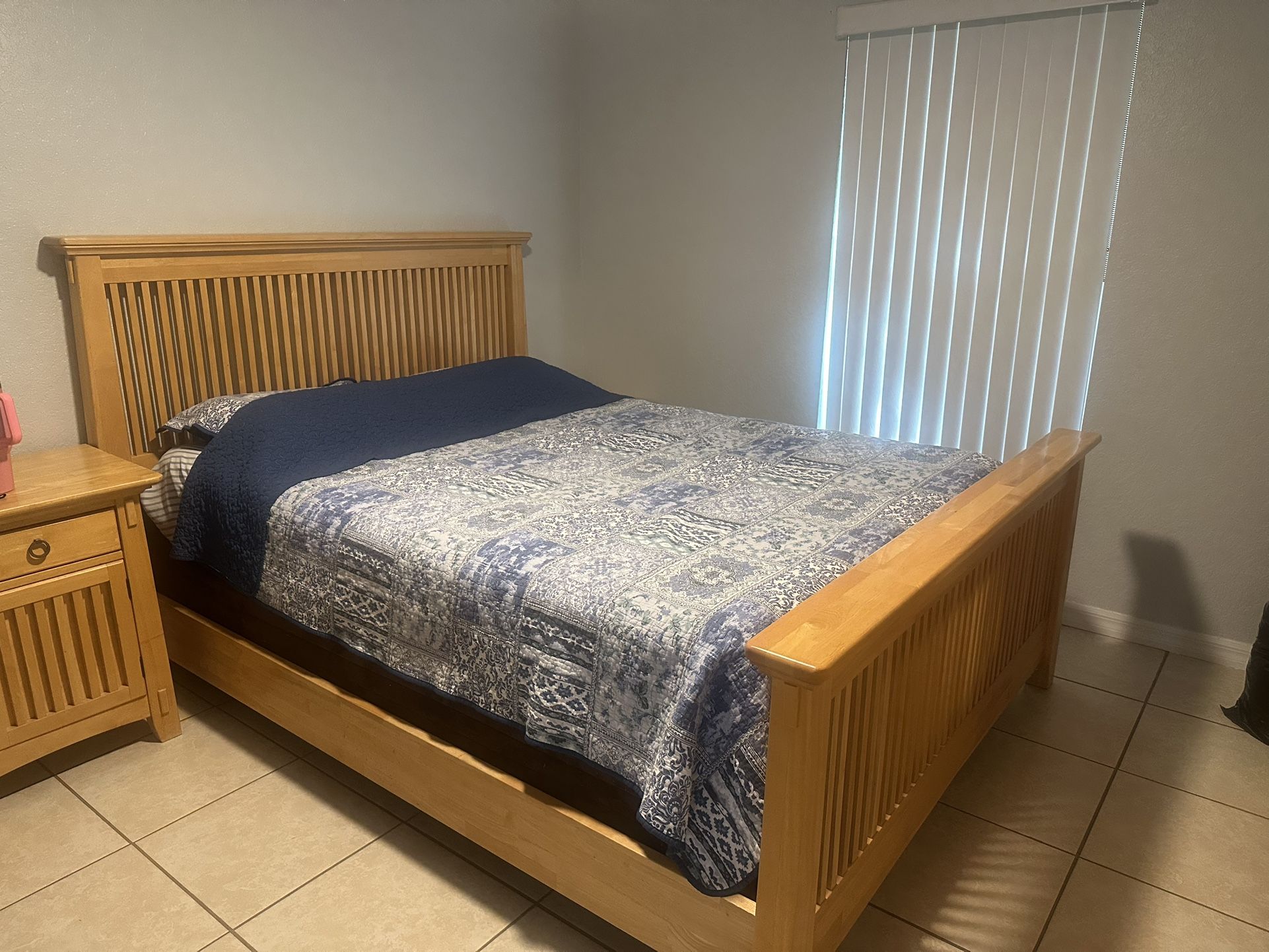 Wooden Queen Size Bedroom Set