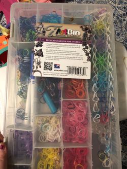 A bunch of loom stuff (bracelet stuff)