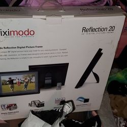 Piximoto Digital Picture Frame