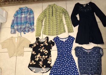 Lots of cute Girl’s Clothes size 10–12