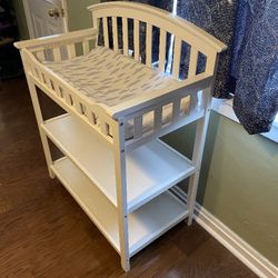 Graco Baby Changing Station 