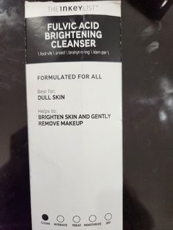 Fulvic Acid Brightnenig Cleanser 