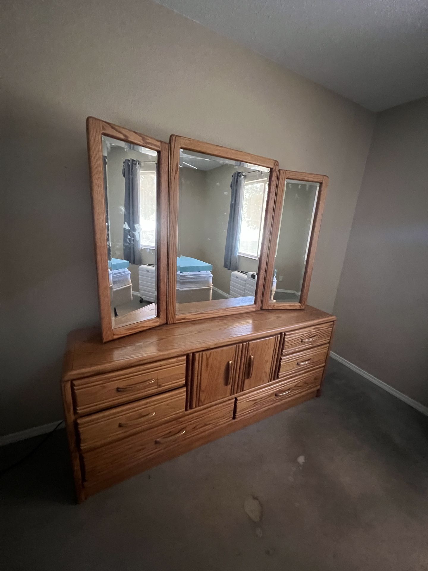 Dressers And Mirror With Storage