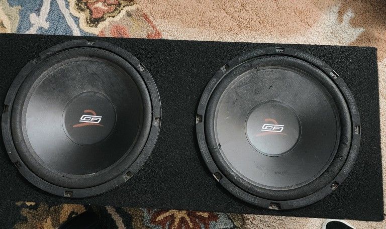 2 12" Subwoofers In Box . Cf2