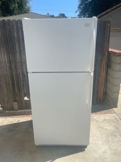 Delivery Available / Whirlpool Medium Size Refrigerator Fridge