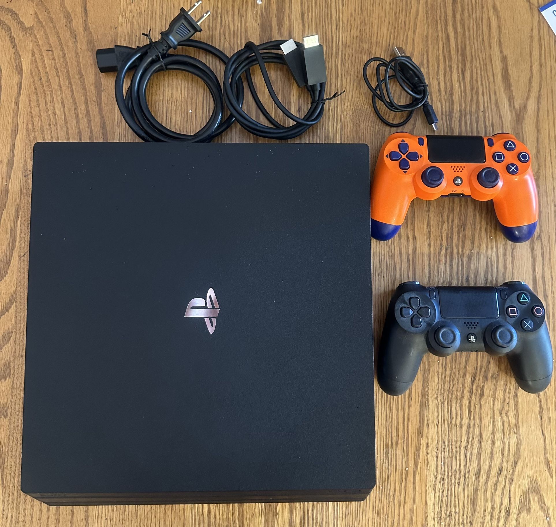 PS4 Pro+ 2 Controllers+ 800GB Storage+ Black Ops 4