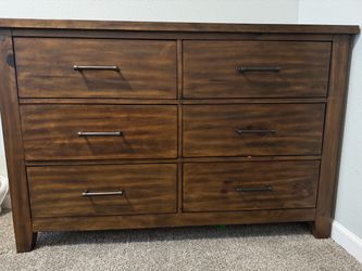 6-Drawer Solid Wood Dresser and nightstand