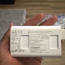 Ubiquiti 48V 24W Gigabit PoE Injector (POE-48-24W-G)