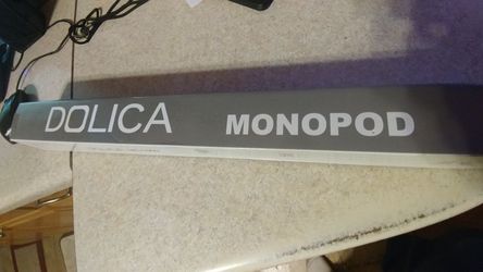 Dolica 67" monopod