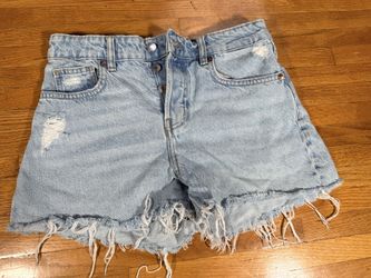 H&M Women’s Size 6 Light Wash Distressed Denim Cutoff Shorts Frayed Hem 100% Cotton