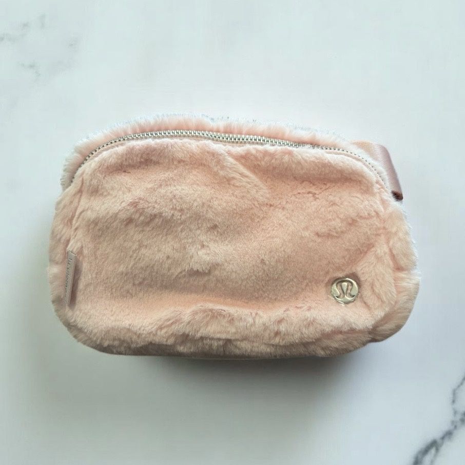 Lululemon Everywhere Belt Bag Plush Fleece