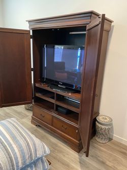 Media Cabinet - Armoire - Cherry Wood