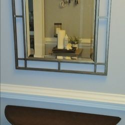 Foyer Table With Mirror 