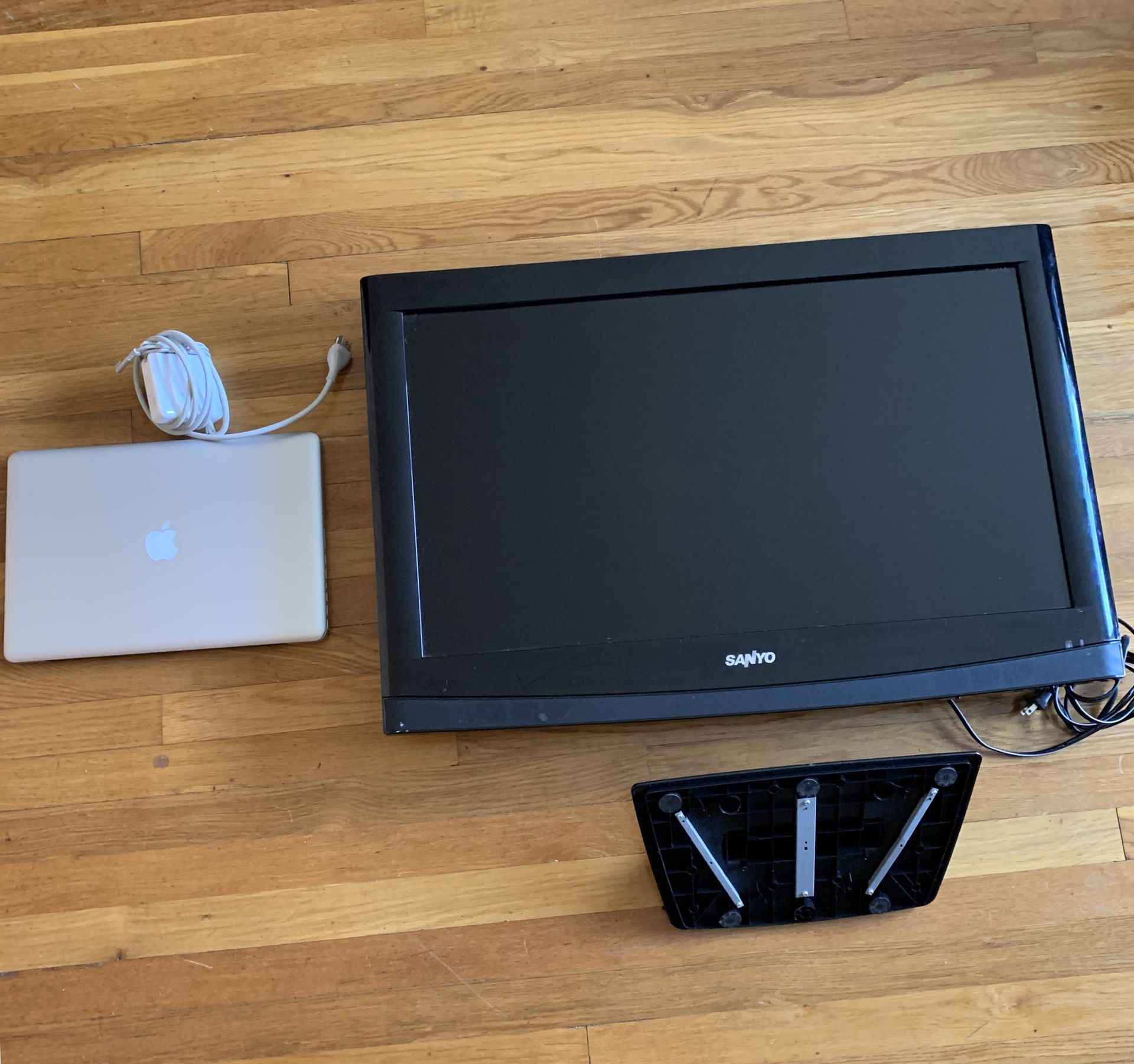 Apple - MacBook Pro and Tv