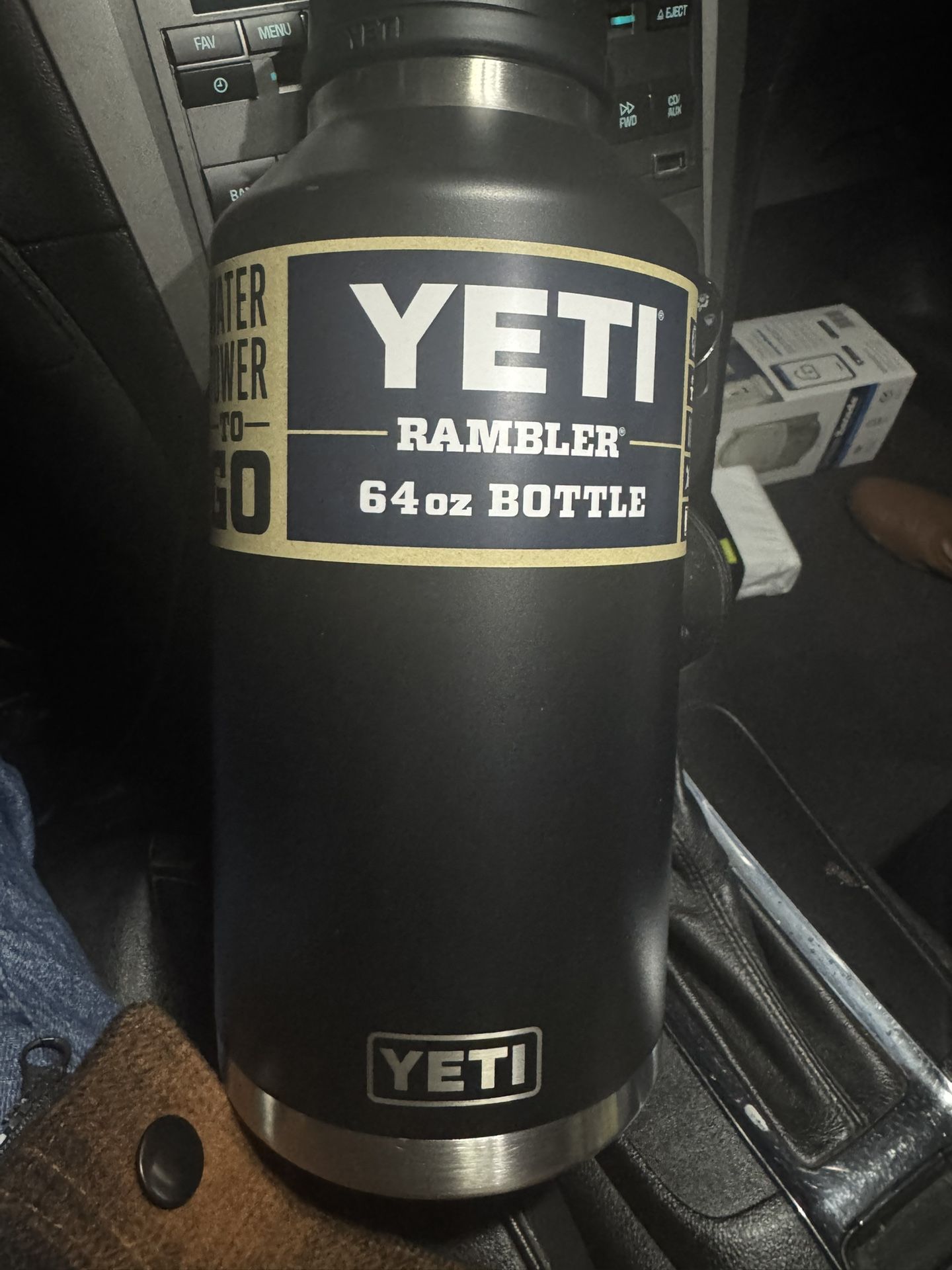 YETI 64oz  Bottle White