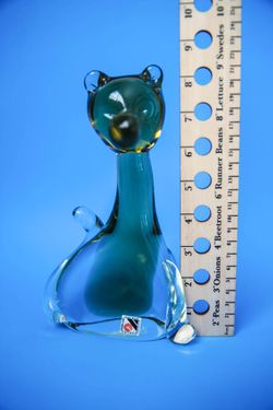 Rare Nice Cat figurine by Svoboda Karlov Czech Republic. Very good condition. 