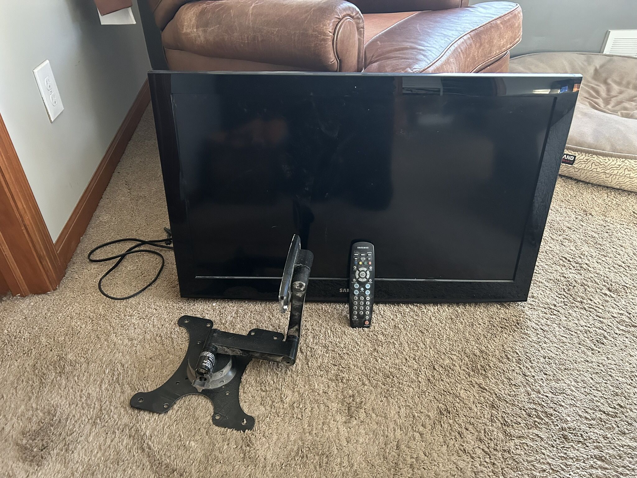Television and wall mount bracket