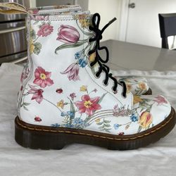 DR. MARTENS 1460 Floral Mash Up Leather Boot 37(6) Used One)