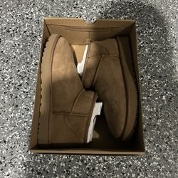 Ultra Mini Uggs In Size 10