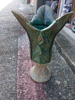 Vintage beautiful vase!