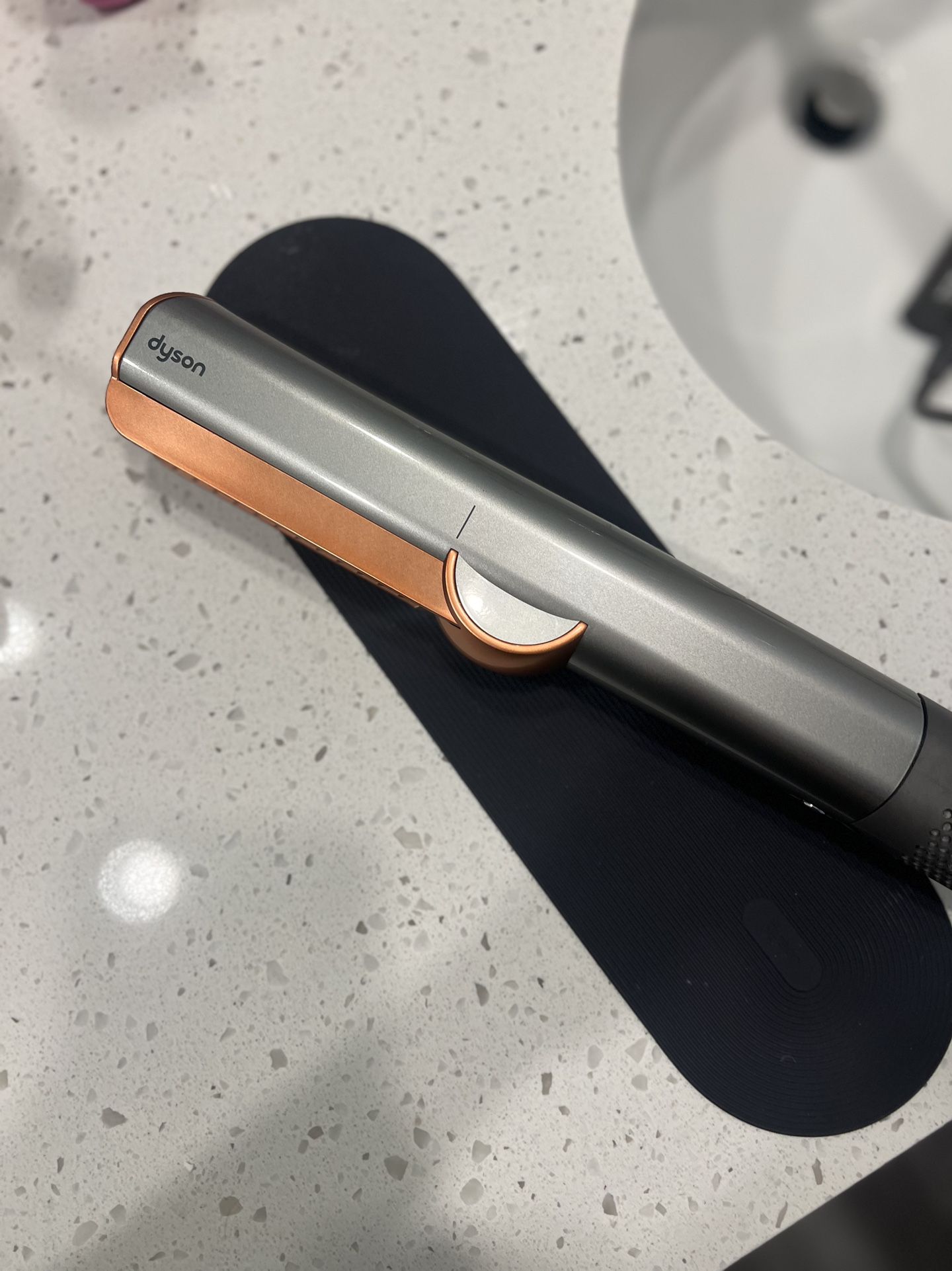 Dyson Airstrait straightener 