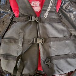 Defiance Adult Universal Life Vest