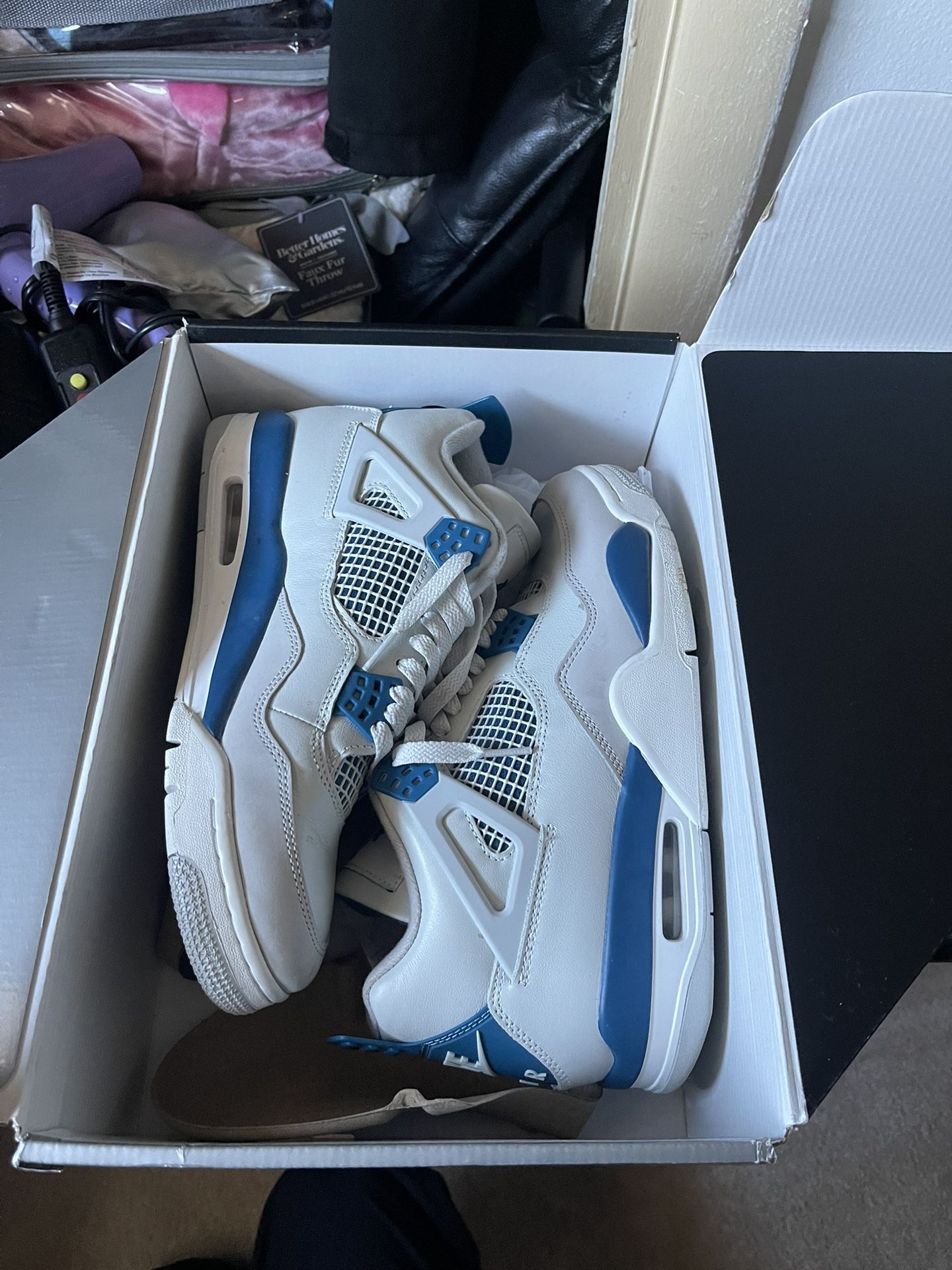 Jordan 4 Military Blue