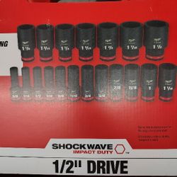 NEW Milwaukee 19 Piece 1/2" Drive Impact Socket Shockwave Duty 49-66-7012 SAE